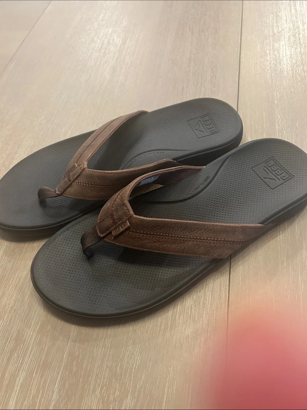 Reef Men’s Brown and Black Leather Thong Sandals